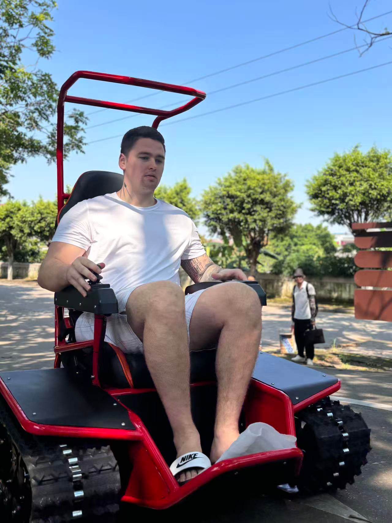 Elektrický terénní pásový invalidní vozík 72V s lithiovou baterií